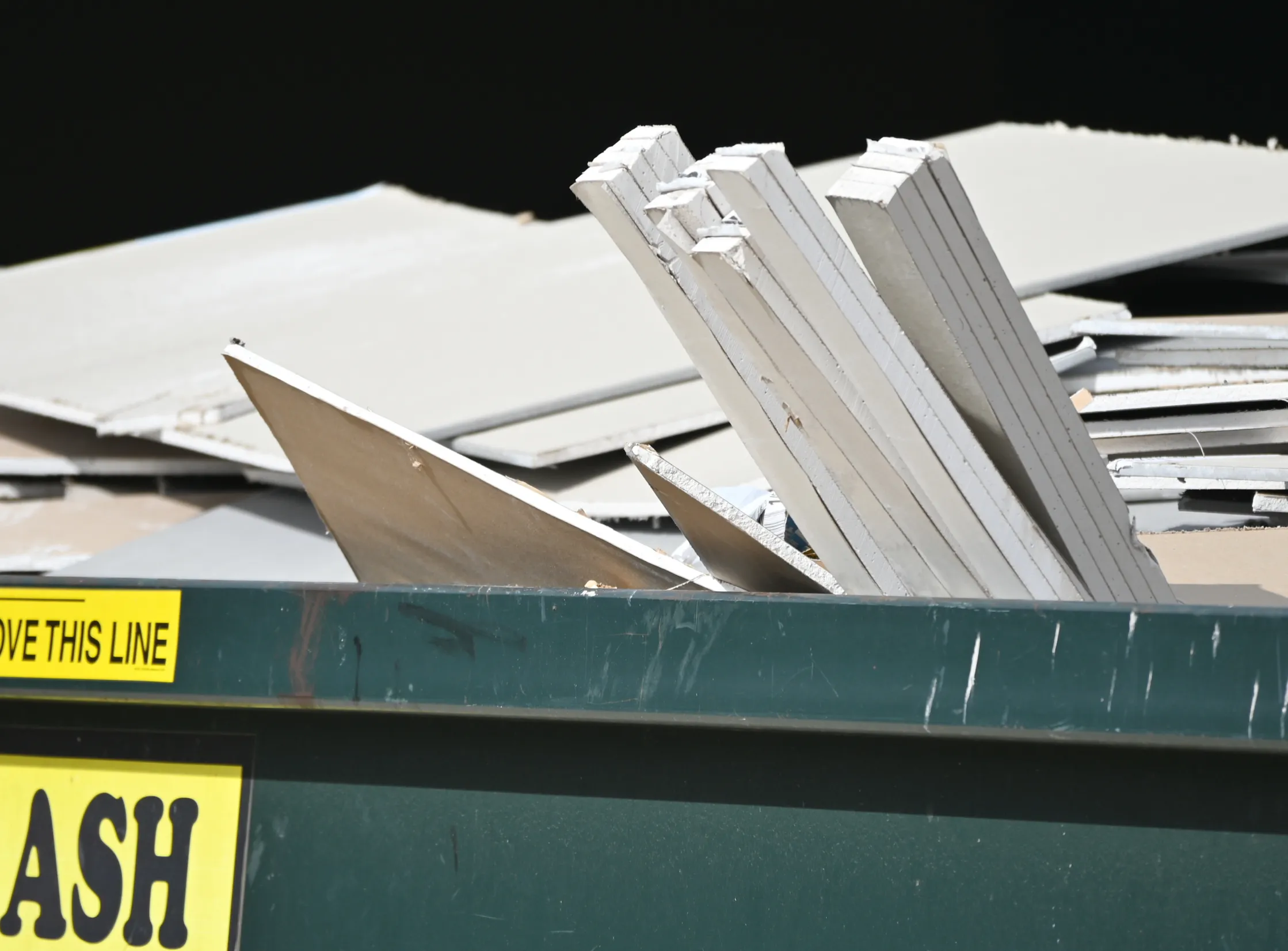 Construction debris removal service in Dallas Texas for renovation and demolition projects