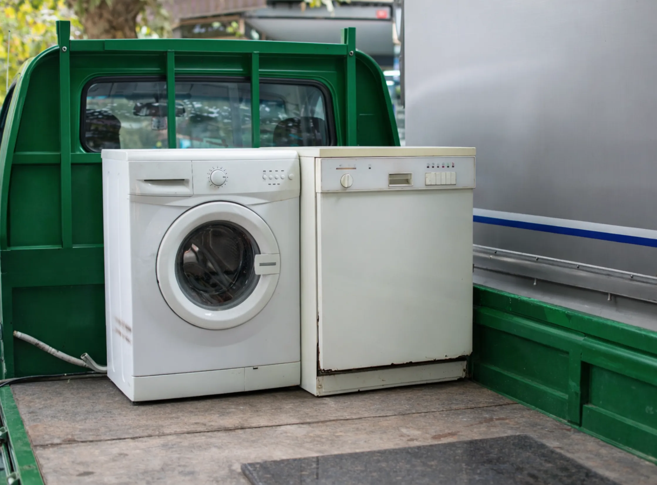 Professional junk removal and appliance hauling service in Dallas Texas